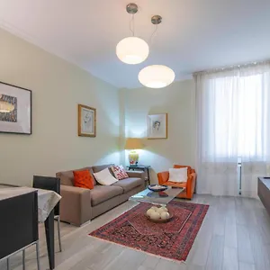 Apartment Comfy-cozy 2 Bedroom-via Boscovich, Milan